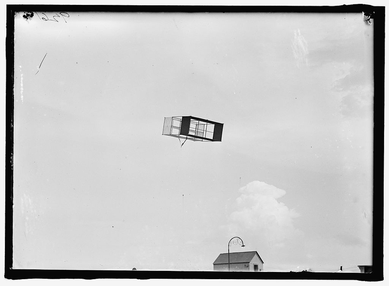 Illustration for article titled Vintage Plastic Kites